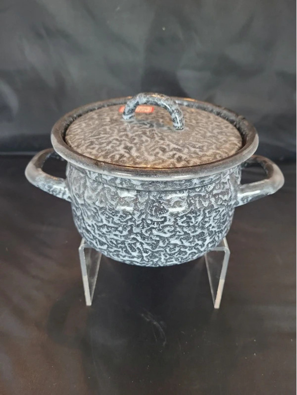 6" heavy duty graniteware pot w/lid
